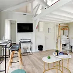 Bluestay 24 - Superb Apartment In Paris